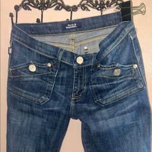 Rock and Republic size 29 flares super cute